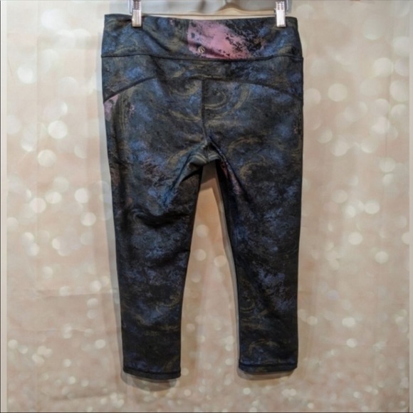 Marika Sport Paint Splash Capris - Picture 3 of 8